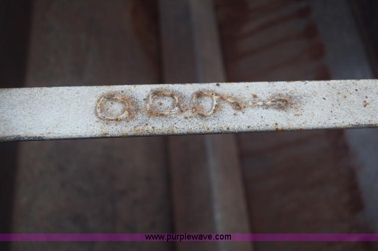 image for item L1096 Bar-Six cake feeder