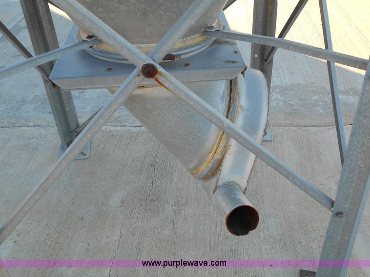 image for item L1126 Schuld grain bin