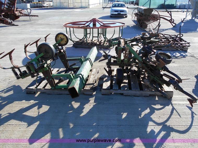 image for item L1132 John Deere chisel parts