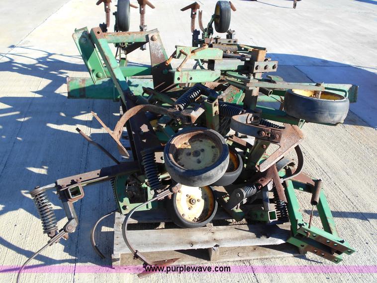 image for item L1132 John Deere chisel parts