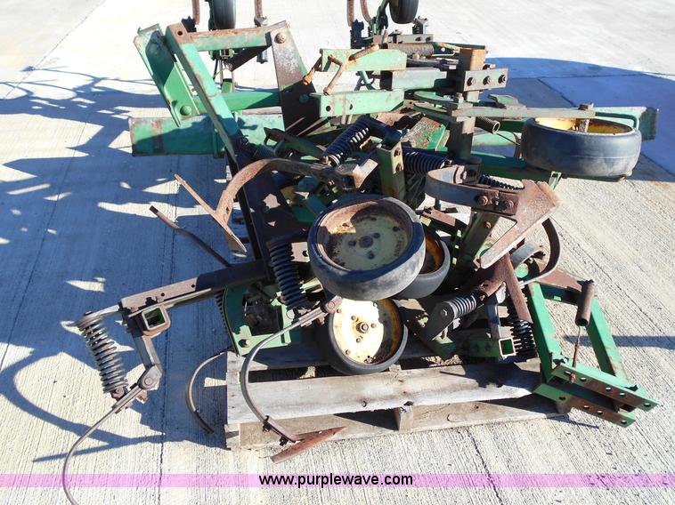 image for item L1132 John Deere chisel parts