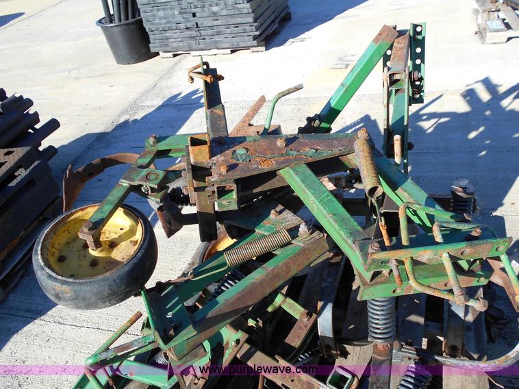 image for item L1132 John Deere chisel parts