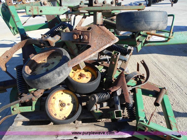 image for item L1132 John Deere chisel parts