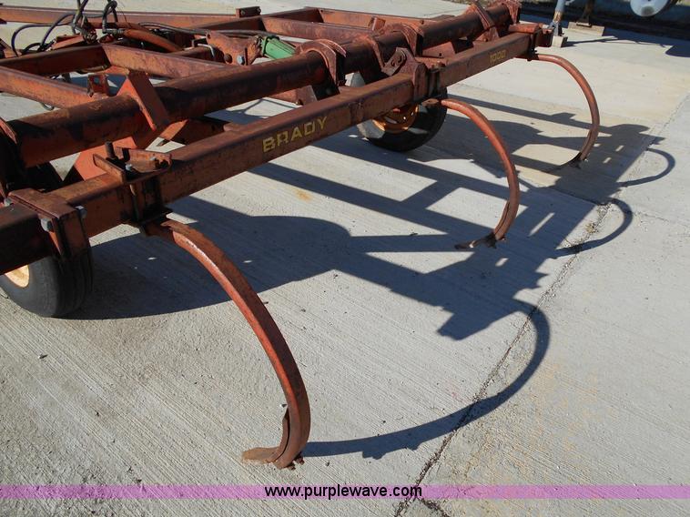 image for item L1137 Brady 1000 chisel