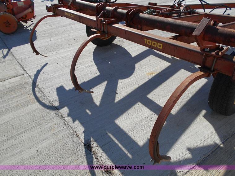 image for item L1137 Brady 1000 chisel