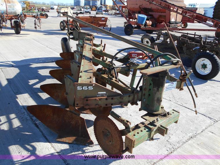 image for item L1142 Oliver 565 five bottom plow