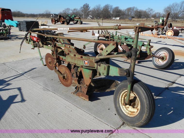 image for item L1142 Oliver 565 five bottom plow