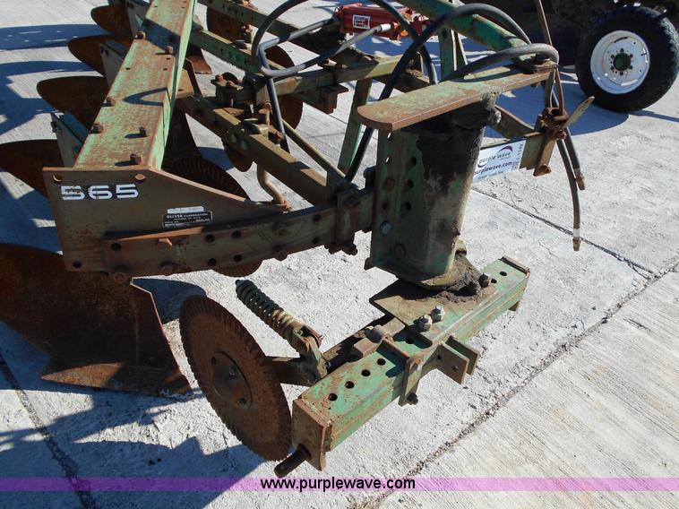 image for item L1142 Oliver 565 five bottom plow