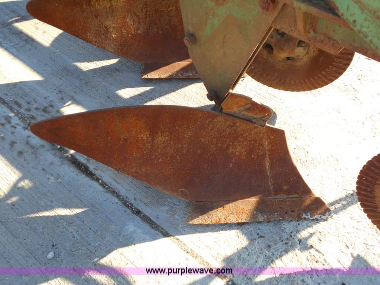image for item L1142 Oliver 565 five bottom plow
