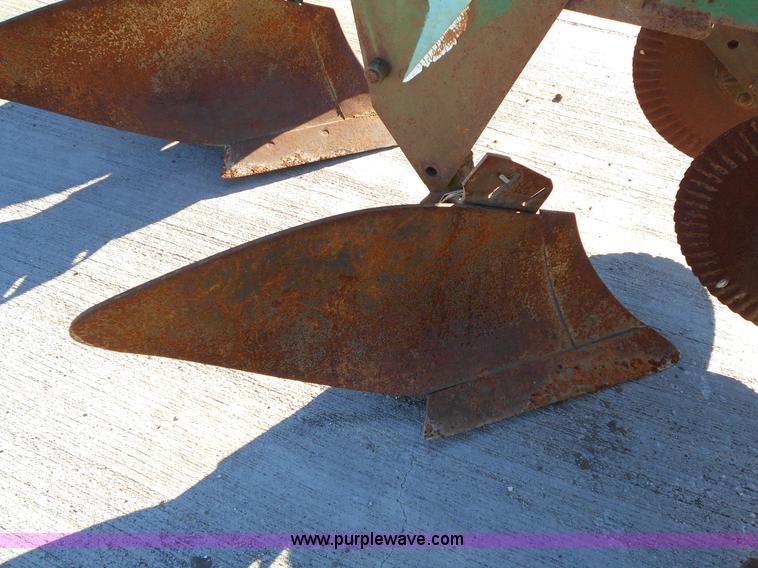 image for item L1142 Oliver 565 five bottom plow