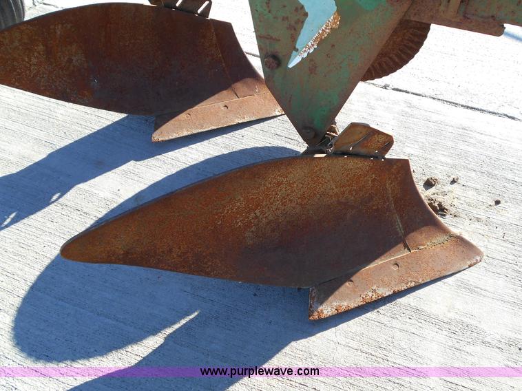 image for item L1142 Oliver 565 five bottom plow