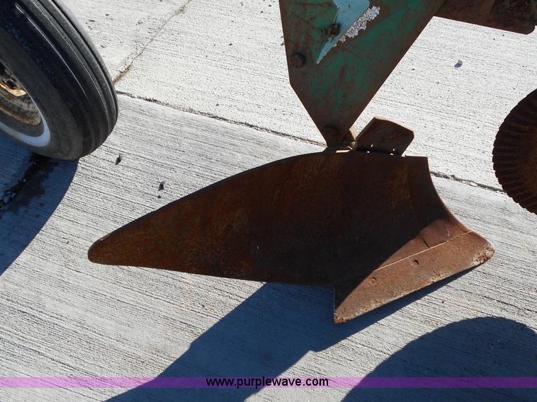 image for item L1142 Oliver 565 five bottom plow