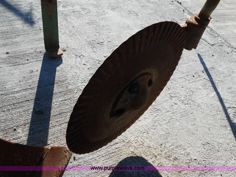 image for item L1142 Oliver 565 five bottom plow