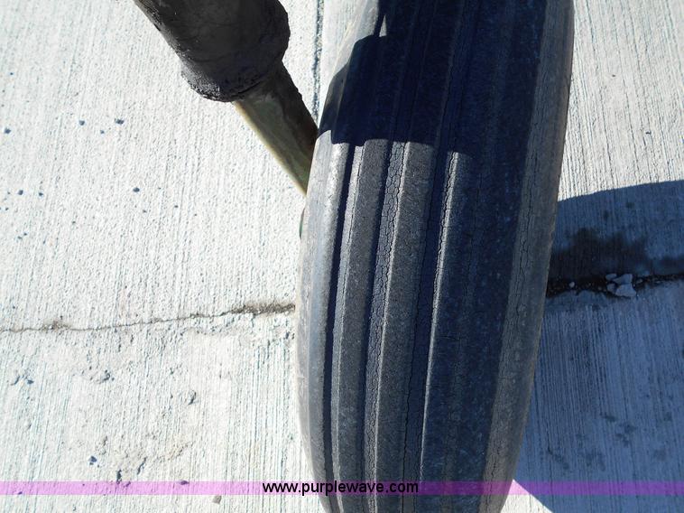 image for item L1142 Oliver 565 five bottom plow