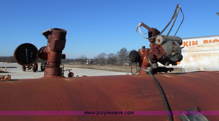 image for item L1149 Anhydrous ammonia applicator tank