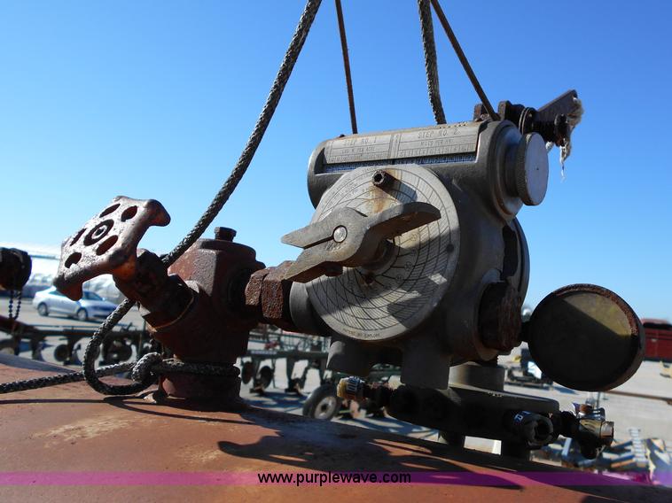 image for item L1149 Anhydrous ammonia applicator tank