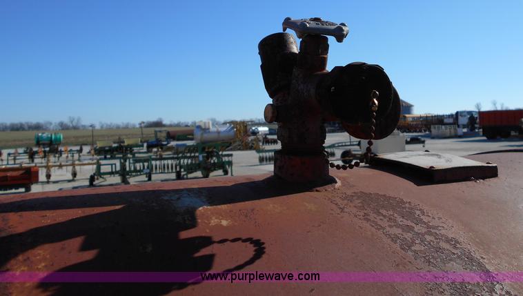 image for item L1149 Anhydrous ammonia applicator tank