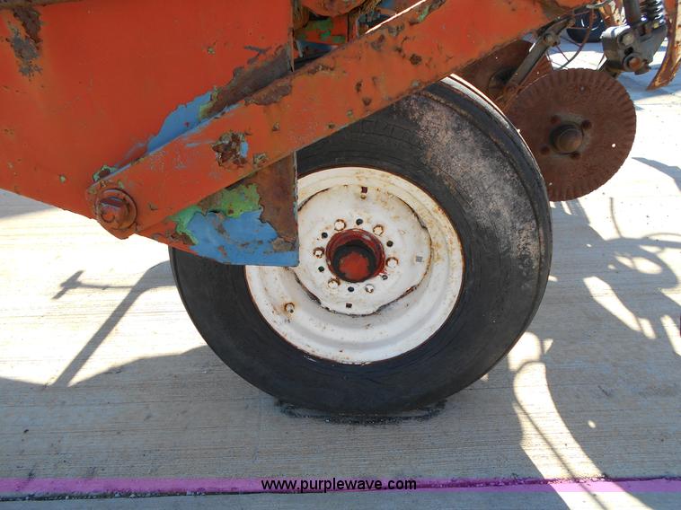 image for item L1150 Anhydrous ammonia applicator