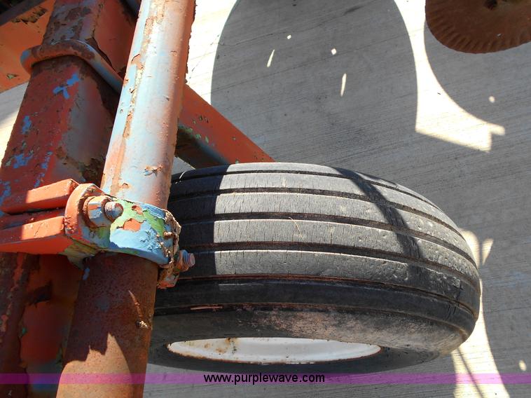 image for item L1150 Anhydrous ammonia applicator