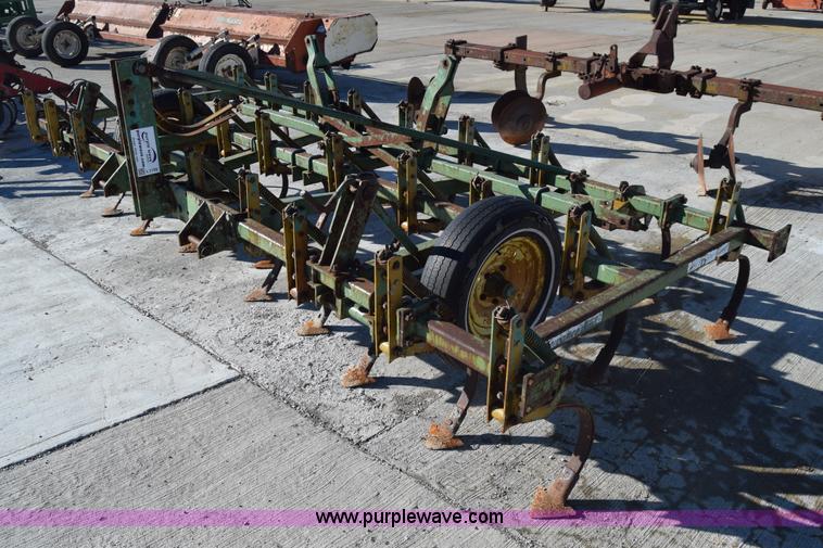 image for item L1159 Kewanee 250 Super Shank field cultivator