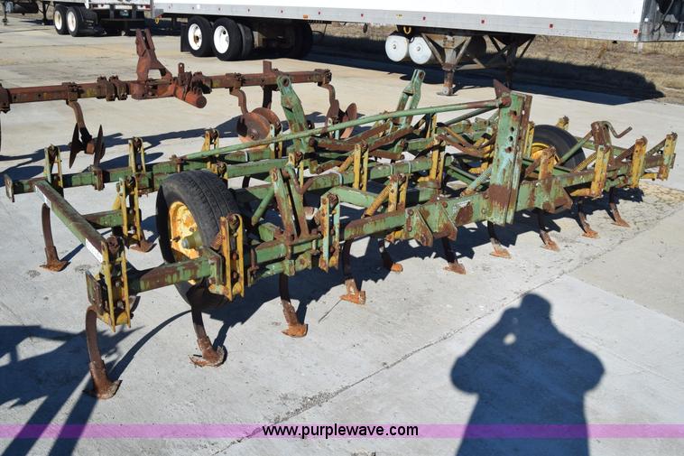 image for item L1159 Kewanee 250 Super Shank field cultivator