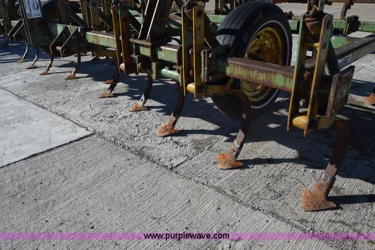 image for item L1159 Kewanee 250 Super Shank field cultivator