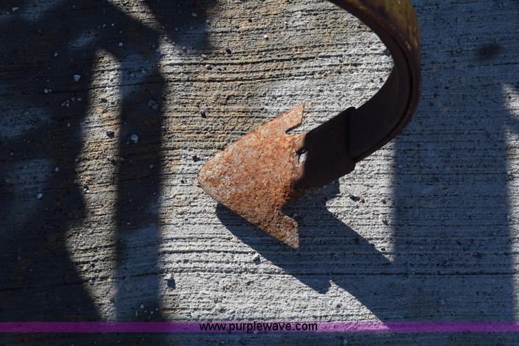 image for item L1159 Kewanee 250 Super Shank field cultivator