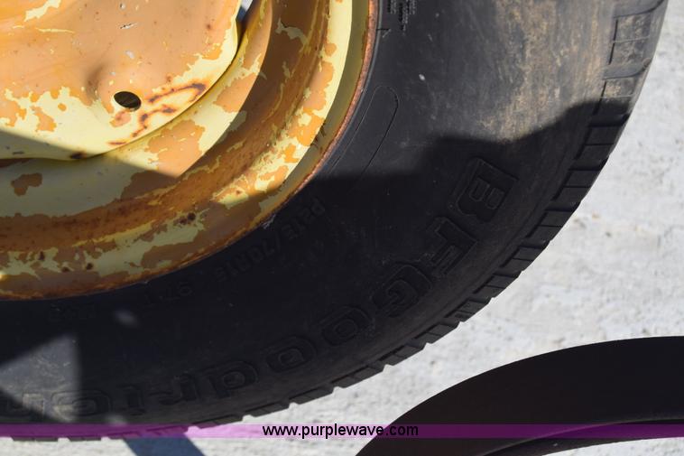 image for item L1159 Kewanee 250 Super Shank field cultivator