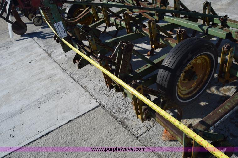 image for item L1159 Kewanee 250 Super Shank field cultivator