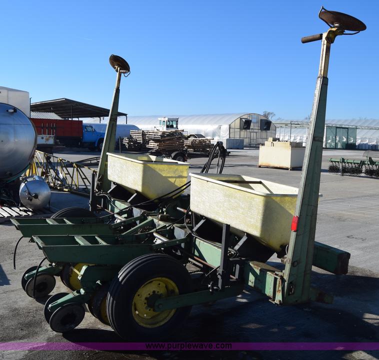 image for item L1167 John Deere 7000 planter