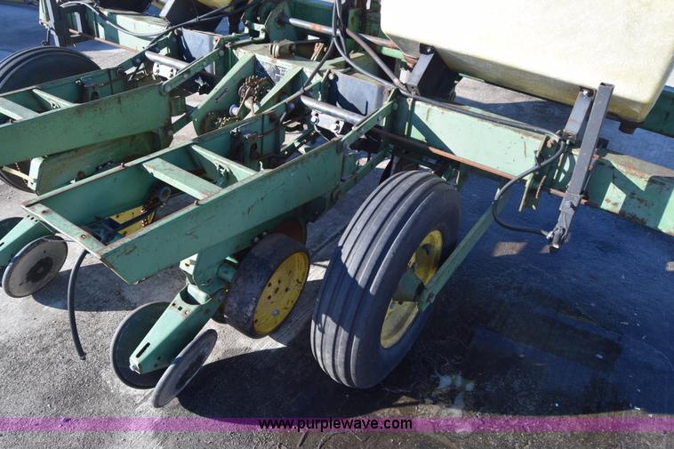 image for item L1167 John Deere 7000 planter