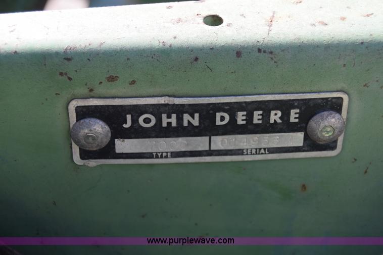image for item L1167 John Deere 7000 planter