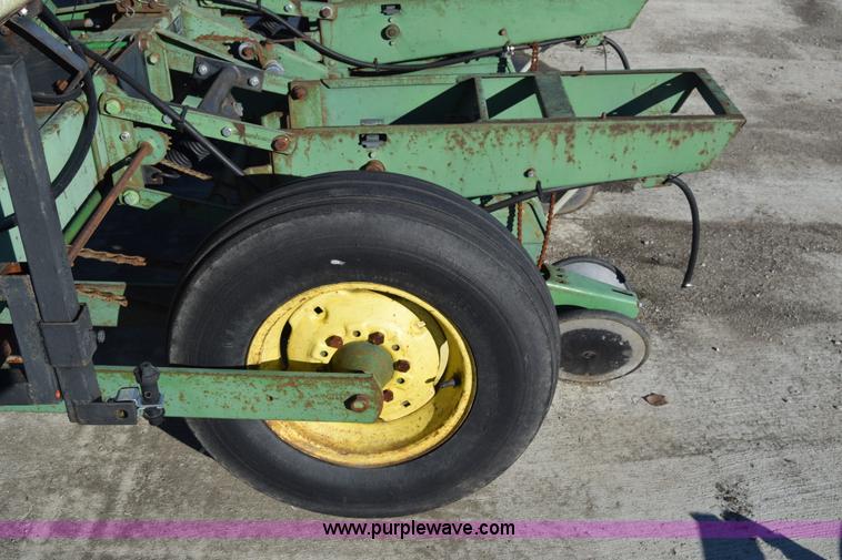 image for item L1167 John Deere 7000 planter