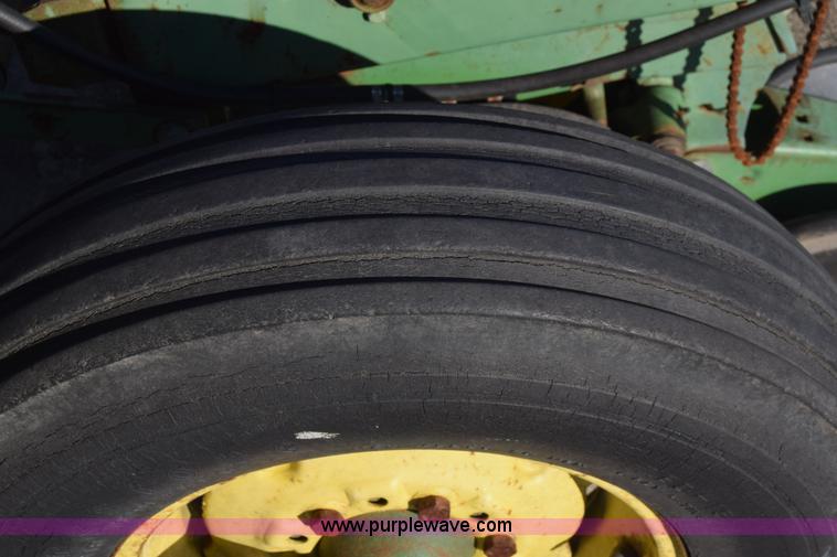 image for item L1167 John Deere 7000 planter