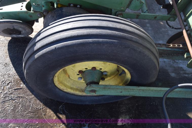 image for item L1167 John Deere 7000 planter