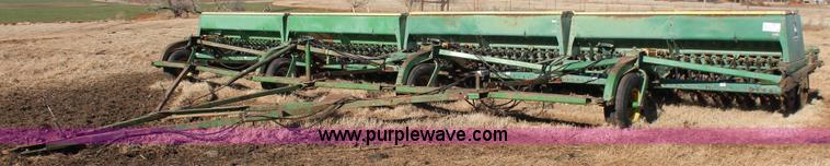 image for item L6770 John Deere 9350 hoe drill