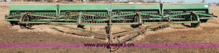 image for item L6770 John Deere 9350 hoe drill