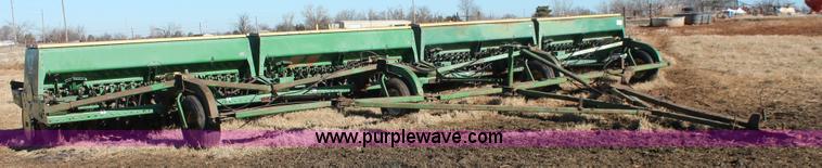 image for item L6770 John Deere 9350 hoe drill