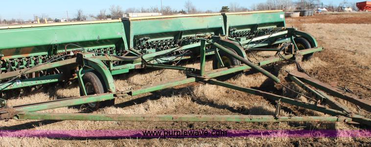 image for item L6770 John Deere 9350 hoe drill