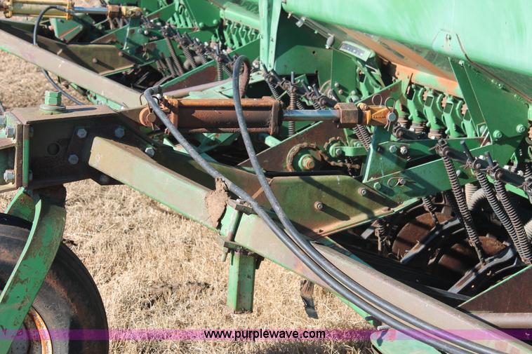 image for item L6770 John Deere 9350 hoe drill