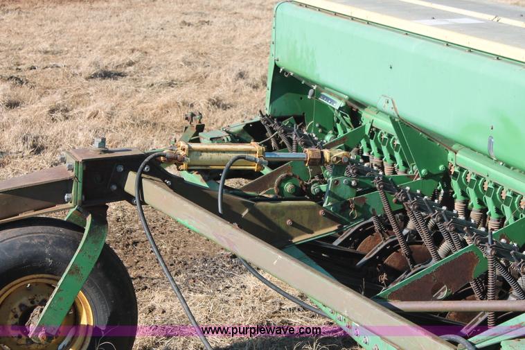 image for item L6770 John Deere 9350 hoe drill
