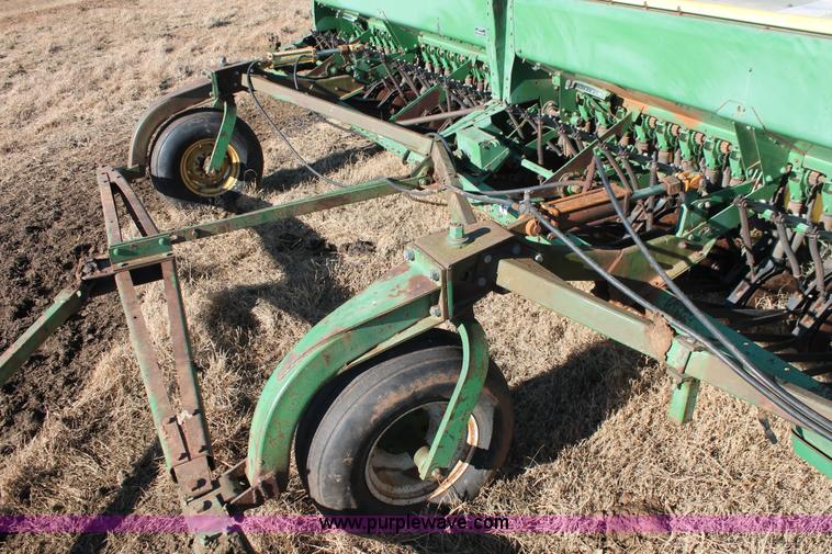 image for item L6770 John Deere 9350 hoe drill