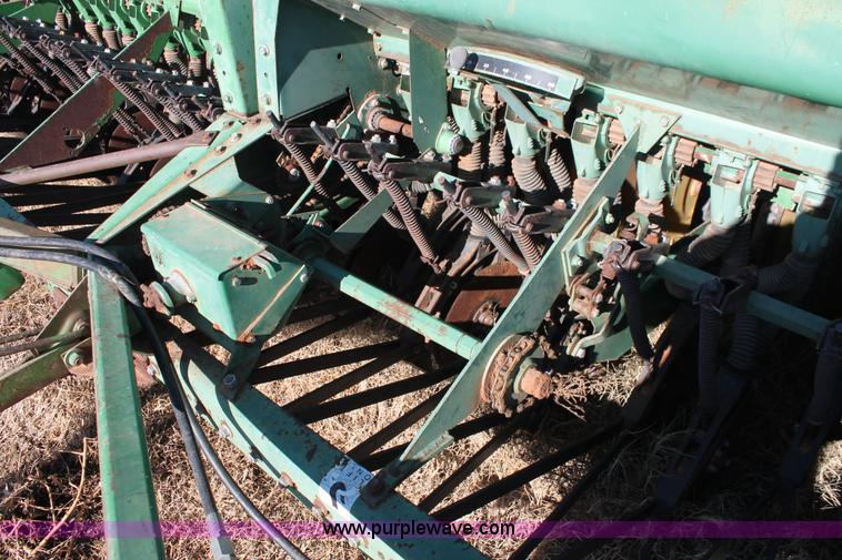 image for item L6770 John Deere 9350 hoe drill