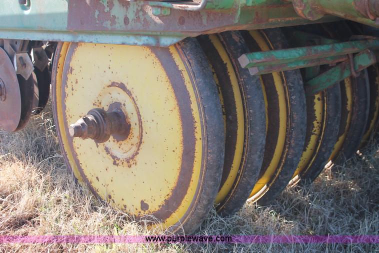 image for item L6770 John Deere 9350 hoe drill