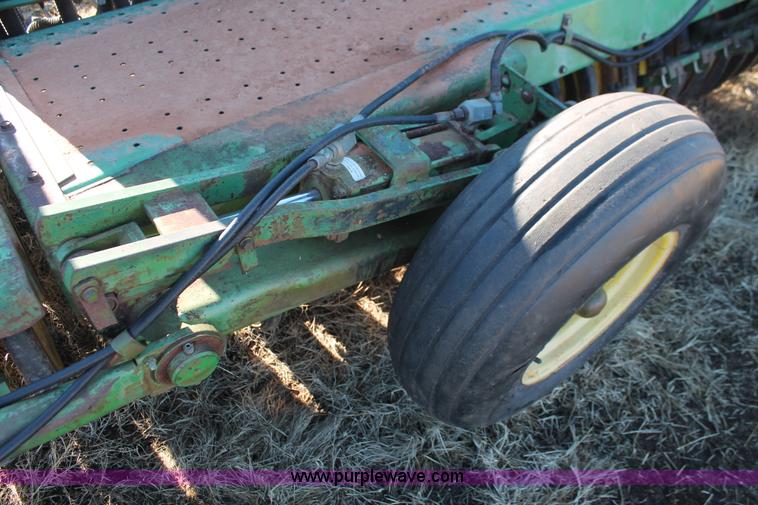 image for item L6770 John Deere 9350 hoe drill
