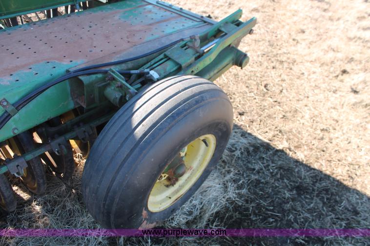 image for item L6770 John Deere 9350 hoe drill