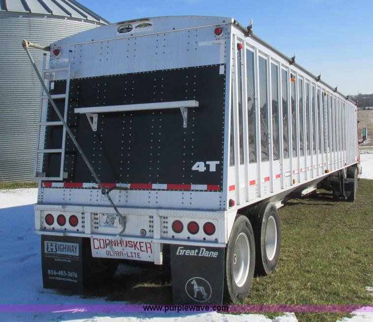 image for item L7002 2007 Cornhusker 800ALSR double hopper grain trailer