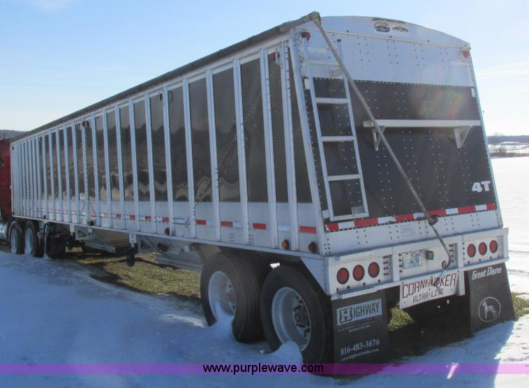 image for item L7002 2007 Cornhusker 800ALSR double hopper grain trailer