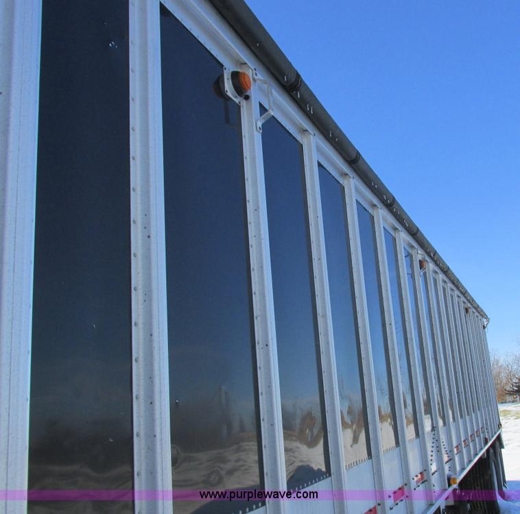 image for item L7002 2007 Cornhusker 800ALSR double hopper grain trailer