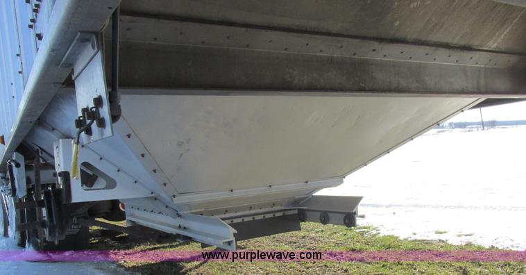 image for item L7002 2007 Cornhusker 800ALSR double hopper grain trailer
